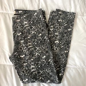 Large Hollister Black, Gray, and White Floral Print Cotton Leggings